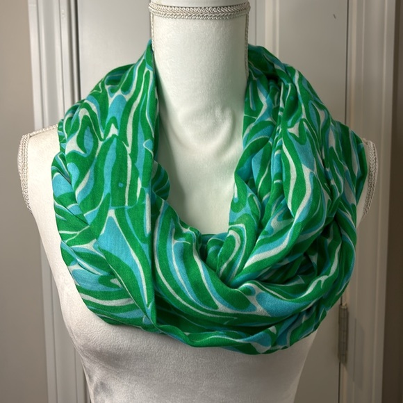 Lily Pulitzer Finders Keepers Riley Infinity Scarf - Picture 1 of 4